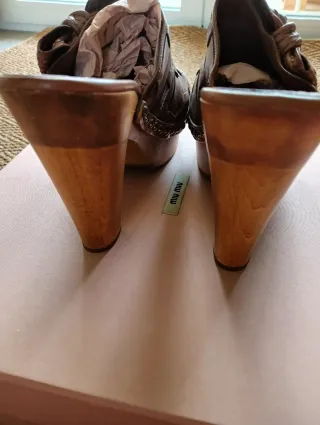 Miu Miu Zapatos Tacón Marrones