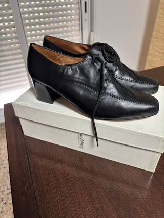 Zapatos de vestir negros talla 38 sin estrenar