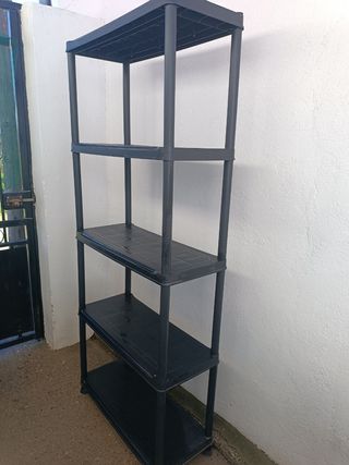 Estantería de resina