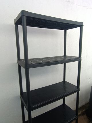 Estantería de resina