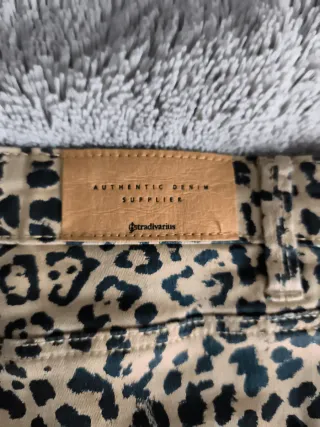 Pantalón mujer estampado animal print