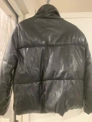 Cazadora efecto piel acolchada