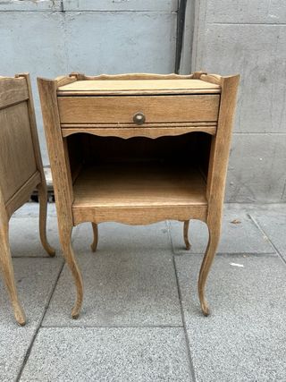 PAREJA DE MESILLAS DE NOCHE