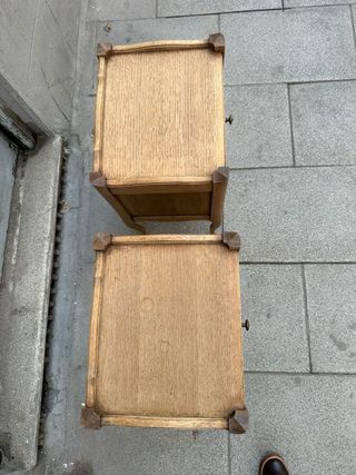 PAREJA DE MESILLAS DE NOCHE