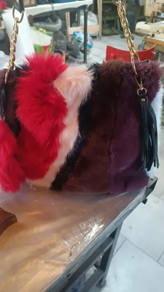 Borsa River Island pelliccia multicolor