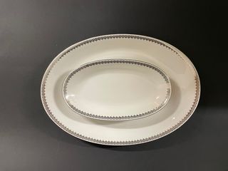 Coppia Piatti Ovale Porcellana Argento