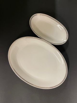 Coppia Piatti Ovale Porcellana Argento