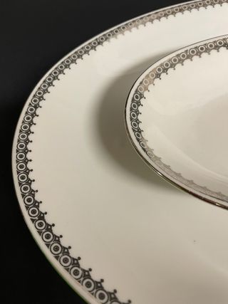 Coppia Piatti Ovale Porcellana Argento