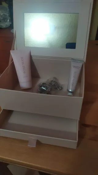 Kit tocador rosa y plateado