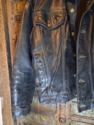 Chaqueta vaquera de cuero Y2K