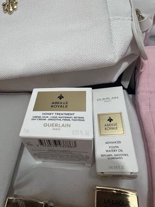 Lote de cosméticos Clarins y YSL+ regala