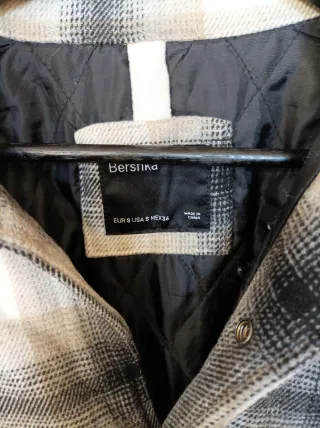 Camisa Bershka cuadros  acolchada y gordita tallaS
