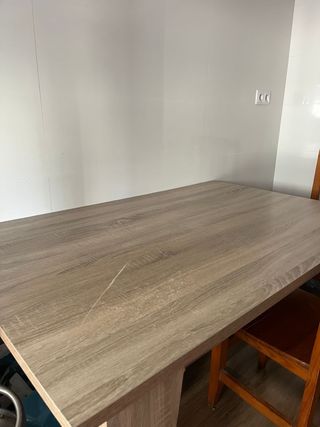 Mesa de comedor madera beige extensible