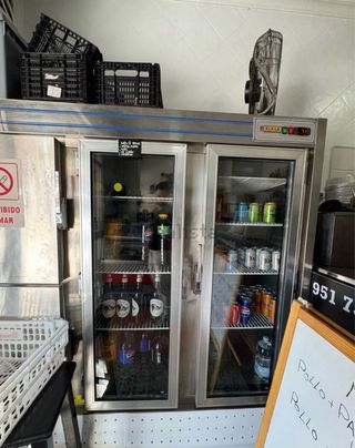 se traspasa asador de pollos