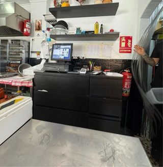 se traspasa asador de pollos