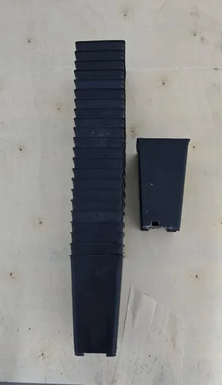 Macetas (223 unds) ALTAS 1L (9x9x19cm)