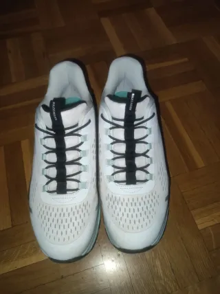Zapatillas Skechers Blancas y Negras