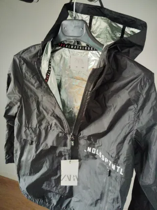 Poncho Zara Negra con Capucha (10)