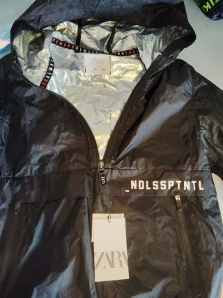 Poncho Zara Negra con Capucha (10)