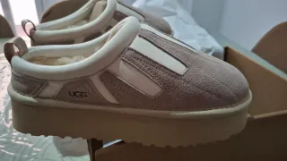 Zapatillas UGG Beige y Blanco