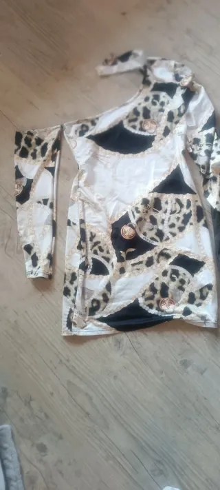 Lote 2 vestiti con stampa