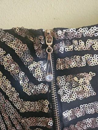 Vestido corto lentejuelas negro y dorado