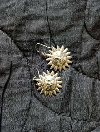 Pendientes de plata con diseño de sol