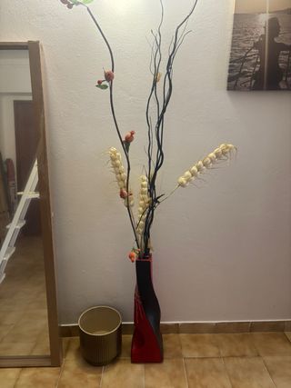 Jarrón de madera decorativo