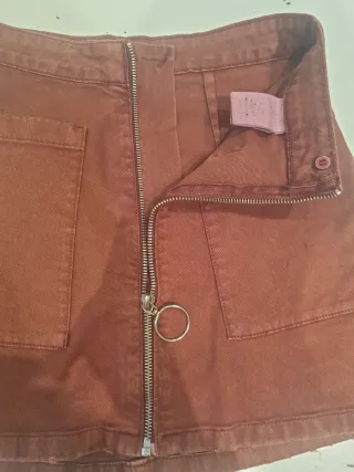 Falda vaquera granate con cremallera