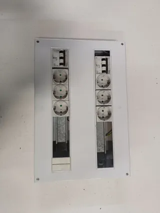 Caja / módulo de cuadro eléctrico / conectividad