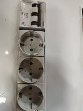 Caja / módulo de cuadro eléctrico / conectividad