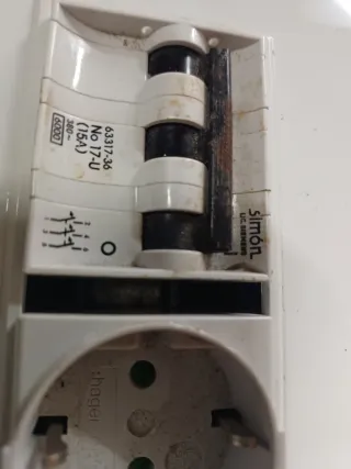 Caja / módulo de cuadro eléctrico / conectividad