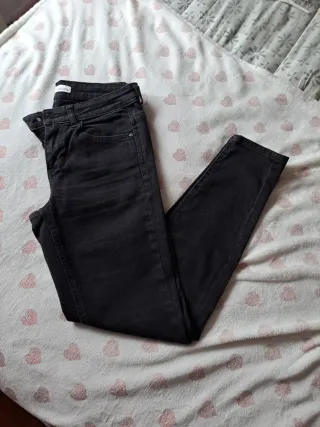 Pantalones vaqueros Zara negros