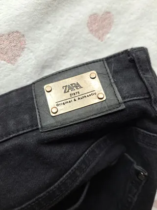 Pantalones vaqueros Zara negros