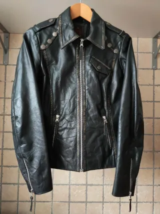 Cazadora Biker Cuero Negra Cremallera Redskins