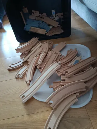 Tren de madera y accesorios