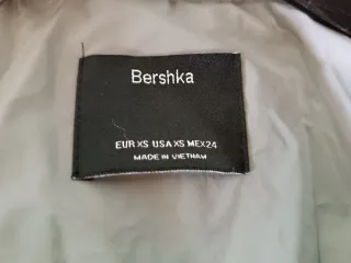 Chaqueta acolchada Bershka gris talla S