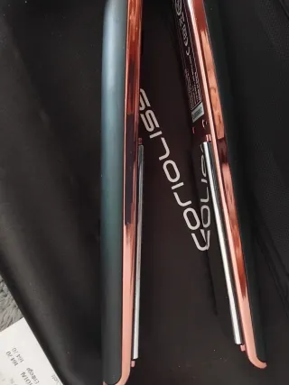 Plancha de Pelo Corioliss CI Negra y Dorada