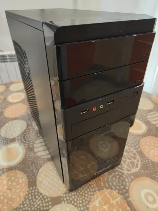 Computer desktop modello anima TACENS