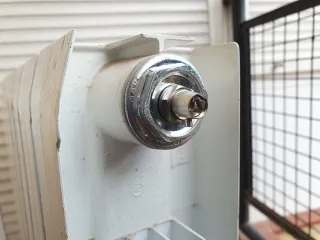 Radiador metálico blanco