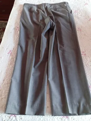 2 Pantalones de vestir hombre verano. 108 largo.
