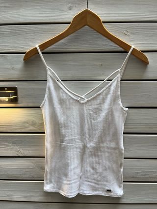 Camiseta tirantes Hollister blanca