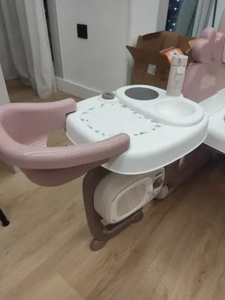 Cambiador y bañera de juguete para bebé