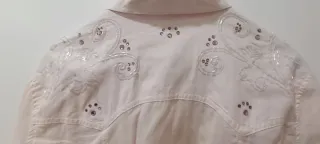 Camisa rosa con pedrería