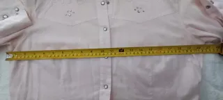 Camisa rosa con pedrería