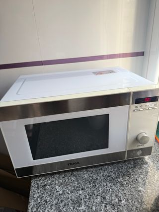 Microondas Teka Blanco y Acero