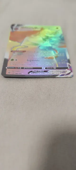 Carta Pokémon Orbeetle VMAX Rainbow Rare 186/185