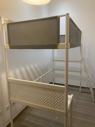 estructura en alto cama y escritorio