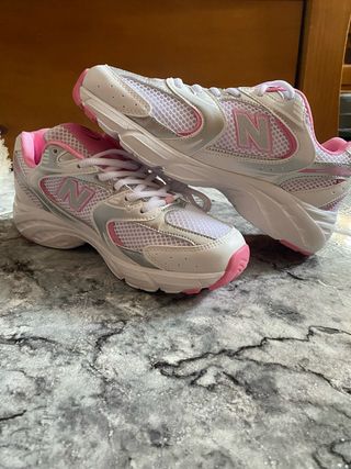 Zapatillas New Balance Blancas y Rosas