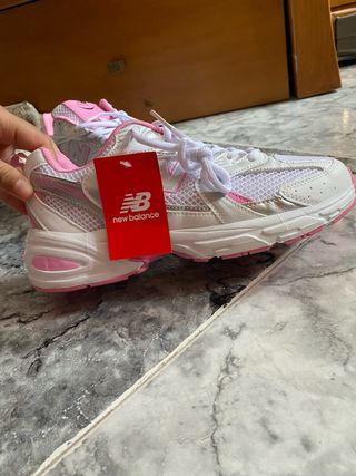 Zapatillas New Balance Blancas y Rosas